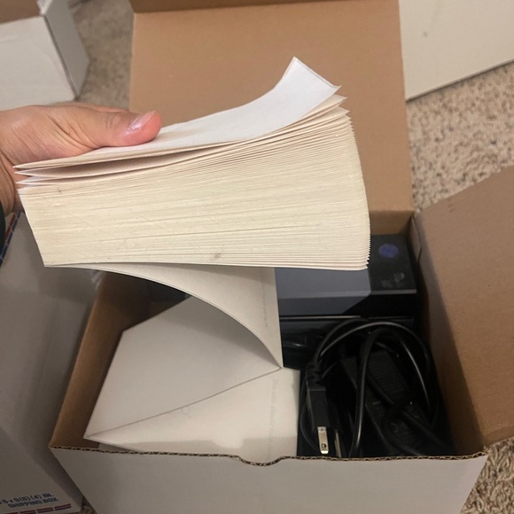 Rollo thermal printer with shipping labels and small labels - Picture 3 of 4